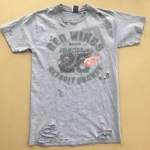 NHL Tops - Detroit Red Wings Distressed Shirt